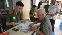 Phục vụ cấp CMND cả ngày Chủ nhật