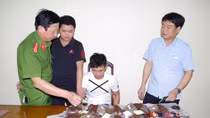 "Đóng" ma túy vào túi cà phê chở đi tiêu thụ 