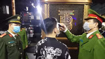 Công an Hà Nội cùng cả nước căng mình chống dịch