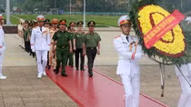 Đoàn Đại biểu Phụ nữ Công an tiêu biểu năm 2018 báo công dâng Bác