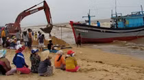 Vì sao dự án nạo vét cửa biển Đà Diễn phải tạm dừng?