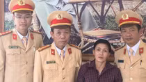 Kịp thời cứu một phụ nữ bị đắm thuyền trên sông Bạch Đằng