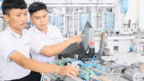 Trường nghề dạy văn hóa: Tiện cho trò nhưng khó cho trường