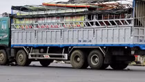 Vừa rời bệnh viện, hai vợ chồng bị xe tải tông một người chết, một người bị thương