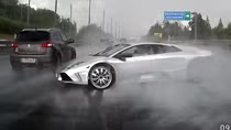 Sự thật siêu xe Lamborghini Murcielago gặp nạn trên cao tốc