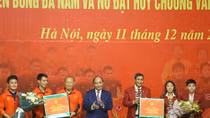 (NÓNG TRONG TUẦN) 20 thanh niên hỗn chiến vì 2 cô gái trẻ, nữ thủ quỹ treo cổ tự tử và thầy giáo bị tố có hành vi khiếm nhã