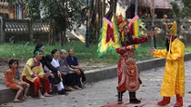 Còn một phường tuồng ở bờ Bắc sông Cầu