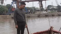 Mò sắt vụn, vớ phải… bom