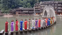 Tháo gỡ khó khăn cho du lịch Việt