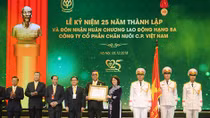Phó Chủ tịch nước trao tặng Huân chương Lao Động hạng Ba cho C.P. Việt Nam