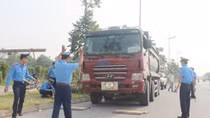 Vi phạm xe quá tải giảm mạnh trong tháng 2