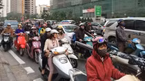 Dư luận lên tiếng việc Hà Nội dành “đặc quyền” cho xe buýt nhanh