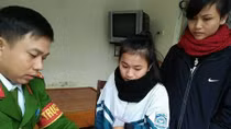 Nhặt được ví có 10 triệu đồng, hai học sinh tìm người trả lại