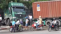  Kỳ 2: Cầu, đường ra vào cảng và khu công nghiệp không đủ tải trọng chuẩn