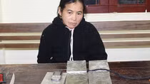 Người phụ nữ nhận vận chuyển thuê 8 bánh heroin chỉ để lấy ... 200 ngàn tiền công!?