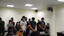 Nhóm thanh thiếu niên "bốc đầu" trên hồ Hoàn Kiếm lĩnh án tù