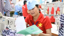 Bàn giao 3,1 triệu sổ Bảo hiểm xã hội cho người lao động