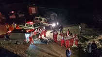 Xe buýt rơi xuống khe núi, ít nhất 19 người thiệt mạng