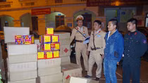 Bắt đối tượng vận chuyển gần một tấn pháo nổ