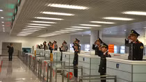 Phút giao thừa trên những đường băng