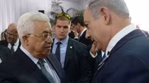 Cái “bắt tay lịch sử” của Tổng thống Palestine và Thủ tướng Israel