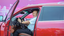 HLV Park Hang-seo được tặng xe Lux SA2.0 Premium