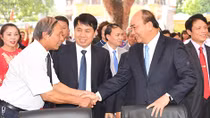 Thủ tướng về thăm mái trường xưa