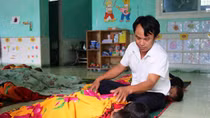 Nỗ lực vận động học sinh trở lại lớp sau Tết