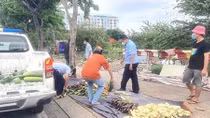 Hãy “đứng yên” để giảm bớt đau thương