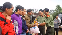 300 phần quà tết đến với người dân ở Bình Định, Khánh Hòa, Ninh Thuận