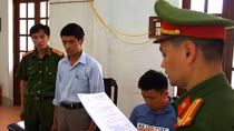 Bắt 2 cán bộ xã ở Hà Giang tham ô trên 800 triệu đồng