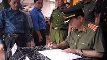 Bộ trưởng Tô Lâm viếng bí thư, chủ tịch HĐND tỉnh Yên Bái