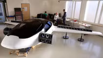 Xe hơi điện bay tốc độ 300 km/h và cất cánh thẳng đứng