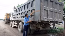 Không có "vùng cấm" khi xử lý xe chở quá tải
