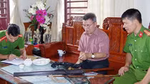 Đẩy mạnh công tác vận động toàn dân giao nộp vũ khí, vật liệu nổ, công cụ hỗ trợ