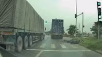 Truy tìm xe container cán chết cô gái trẻ rồi bỏ chạy
