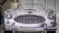Xe cổ “hiếm có khó tìm” Austin-Healey 3000 được đi “làm đẹp”