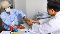 Duy trì 22 phòng khám ngoại trú điều trị ARV cho bệnh nhân HIV/AIDS