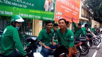Nỗi niềm sinh viên chạy grab mưu sinh