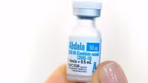 Vaccine là cách tốt nhất để vượt qua đại dịch