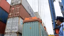 Nhiều container hàng bị tắc nghẽn