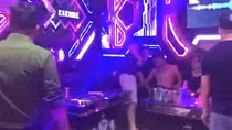 14 thanh niên nam nữ tụ tập “bay lắc” trong quán karaoke Top One