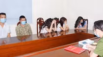 "Chủ bán lẻ" ma túy thuê phòng khách sạn cho nhóm thanh niên "bay, lắc"
