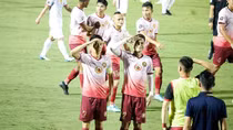 V.League và thông điệp từ kiểu chào nhà binh