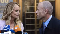 Ông Trump lại vướng ải mỹ nhân Stormy Daniels