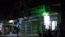 "Nói chuyện" với 10 thanh niên có hung khí, nam thanh niên tử vong 
