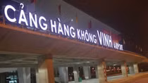 Một người tâm thần vượt nhiều lớp an ninh lên máy bay ở Vinh