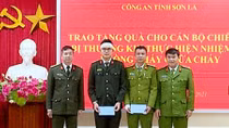 Thăm hỏi 2 CBCS bị thương khi làm nhiệm vụ