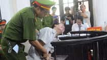 Quái chiêu lợi dụng bệnh án tâm thần để trốn tội