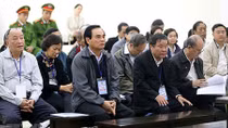 Động cơ cá nhân và "lỗ hổng" giám sát